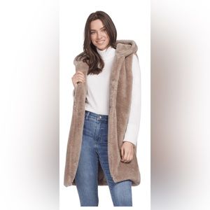 13. Tribal jeans Teddy vest with hood XL